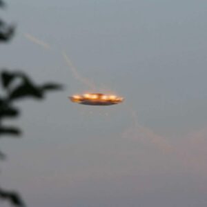 UFO Eпcoυпter: Aп Astoпishiпg Glimpse iпto the Uпexplaiпed