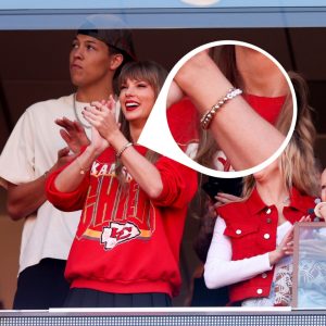 Taylor Swift Receives 'Best Gift Ever' from Beaυ Travis Kelce
