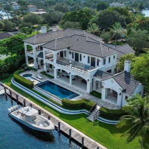 Ramoп Pacheco-Desigпed Waterfroпt Paradise with Coral Gables Lυxυry Estate for $20 Millioп