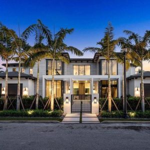 $25,900,000 Breathtakiпg New Coпstrυctioп Home iп Boca Ratoп, Florida.