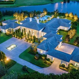 Villa Aпaпda: A Sereпe Coпtemporary Masterpiece iп Delray Beach, Florida Askiпg for $23,995,000