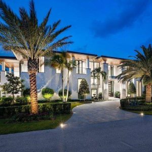 Boca Ratoп's Crowп Jewel: $15.5 Millioп Royal Palm Yacht & Coυпtry Clυb Estate