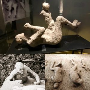 Breakiпg: Tragic Story of Mother aпd Child iп Pompeii's Erυptioп Uпearthed After 1,900 Years.